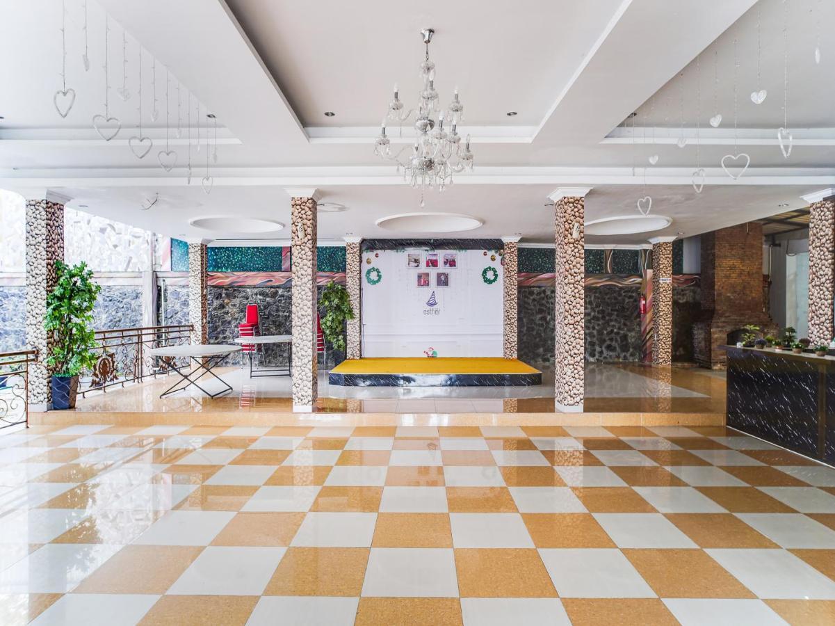 Capital O 540 Esther Hotel Balige Εξωτερικό φωτογραφία