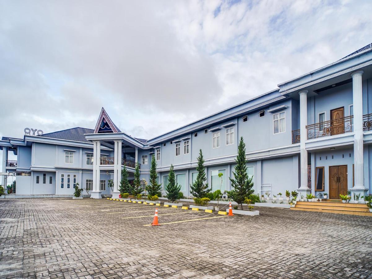 Capital O 540 Esther Hotel Balige Εξωτερικό φωτογραφία