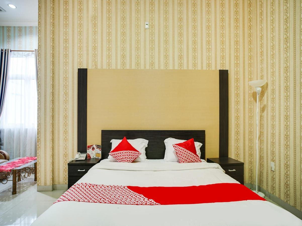 Capital O 540 Esther Hotel Balige Εξωτερικό φωτογραφία