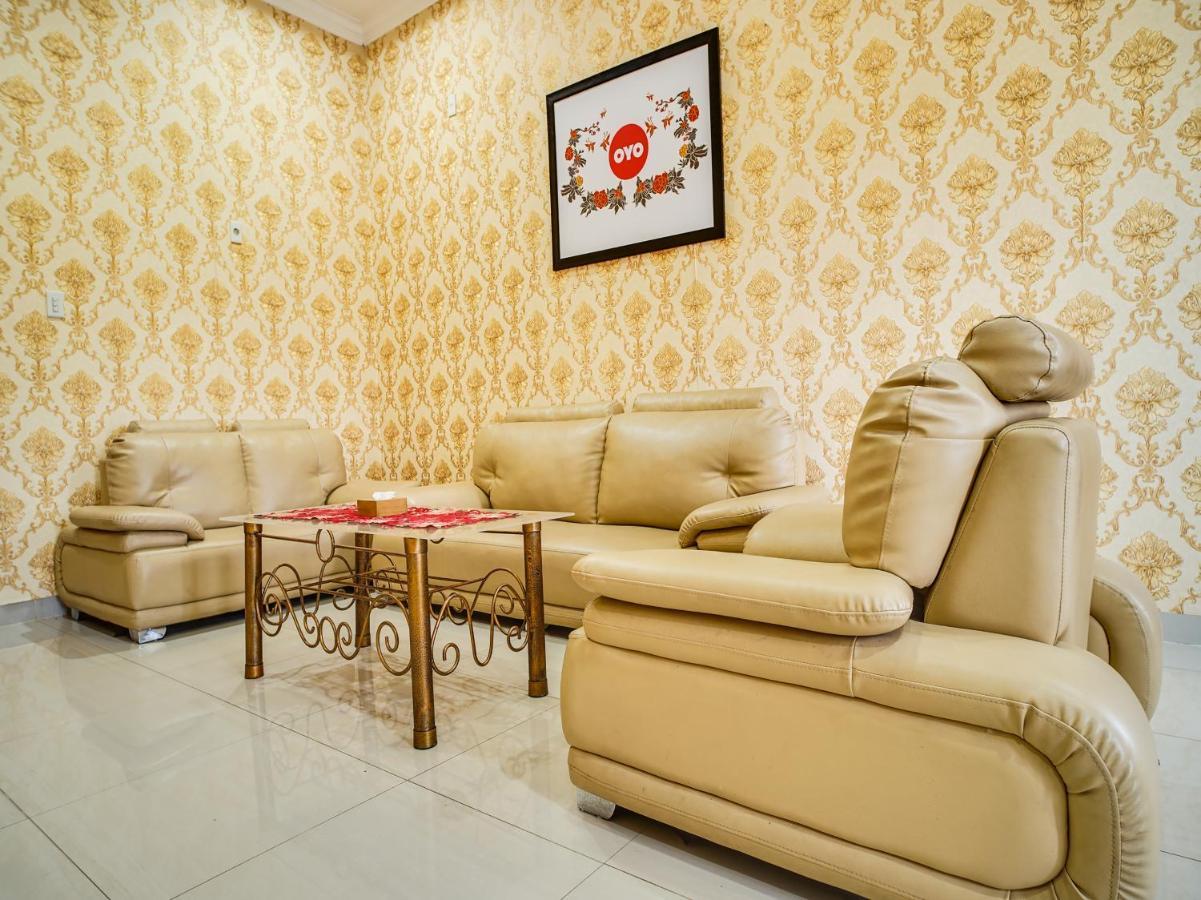 Capital O 540 Esther Hotel Balige Εξωτερικό φωτογραφία